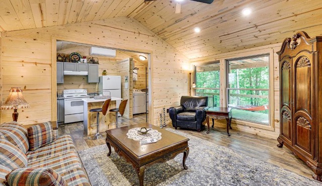 Gateway to Ouachita National Forest! Cozy Cabin