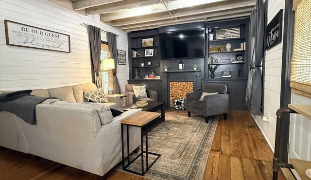 Gateway to Windrock-Sleeps 6+ - Garage Access-The Spring Street Homestead