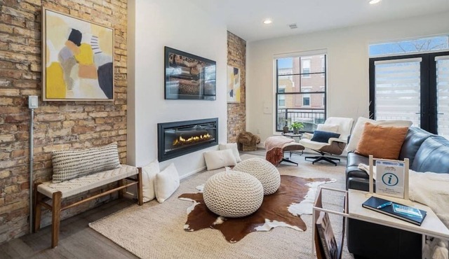 George 201 Charming Condo on 8th w/ Deck