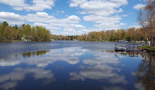 Getaway on Chute Pond! Pontoon Boat Available to rent.
