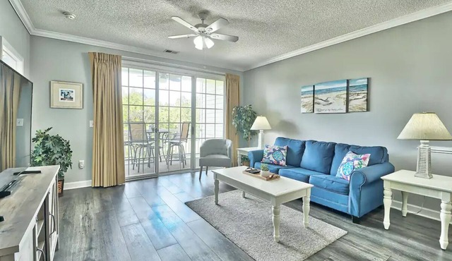 Golf Course Views accross from Community Pooln