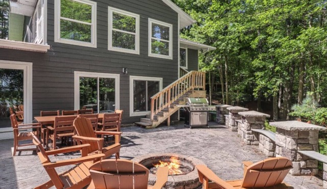Gorgeous Waterfront Home! 5BR*GameRoom*Sleeps 16