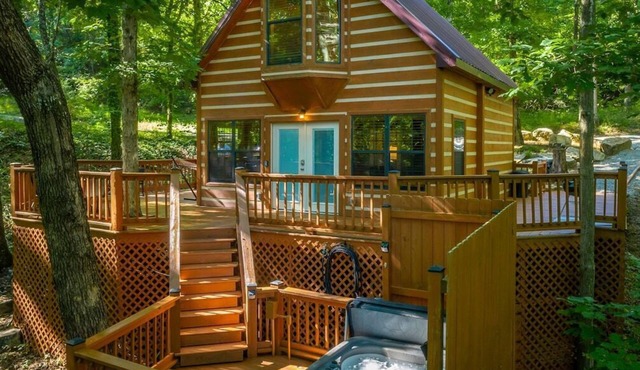 Grady's Hideaway | Rustic Couples Cabin w/Hot Tub