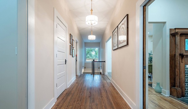 Grant Park Victorian with Industrial Flair - Close to Everything!