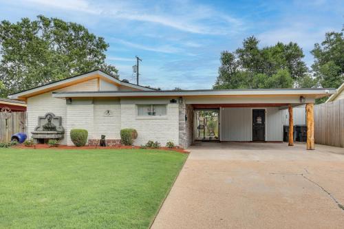 Great for Families! Shreveport Getaway w/Patio