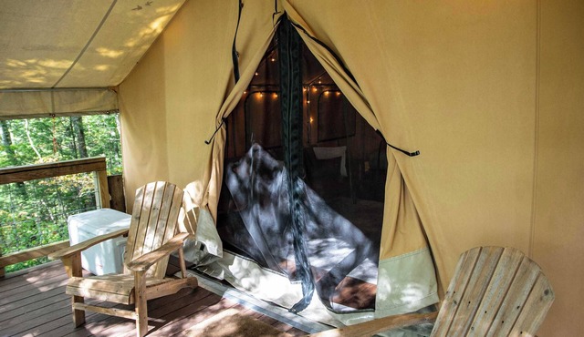 Green Heron’s Nest- Cozy Glamping Tent in RRG