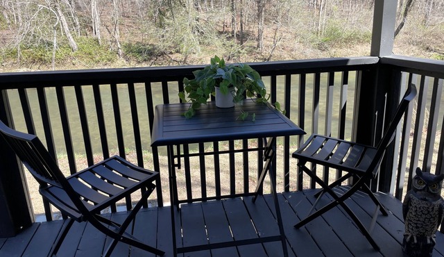 Green River Cottage-Beautiful riverfront home recently remodeled!