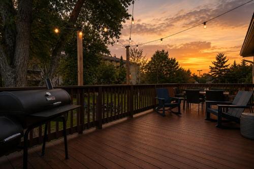 Guest Favorite Cottage Nr Dollywood Hot Tub, Fire Pit, Cable, New Deck
