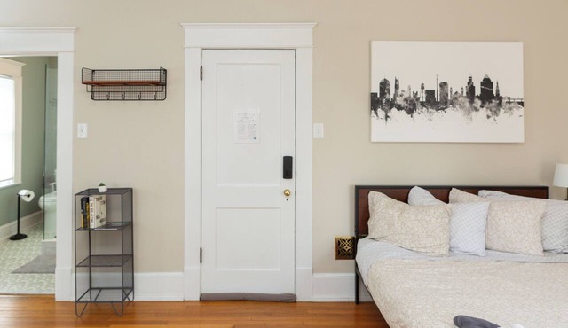 Guest Favorite Studio | Walk to Duke & DT