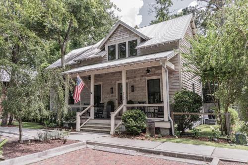 Guilford Cottage by TheNottinghome