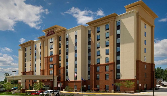 Hampton Inn & Suites Falls Church