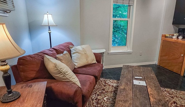 Heart of Historic Downtown, Private Patio, Parking
