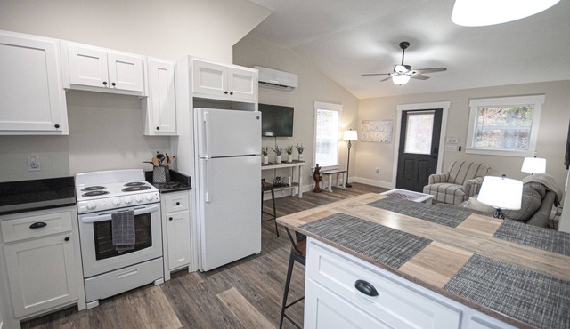Hiawassee Hideaway: 1 BR, 1 BA Apartment in Hiawassee, Sleeps 4