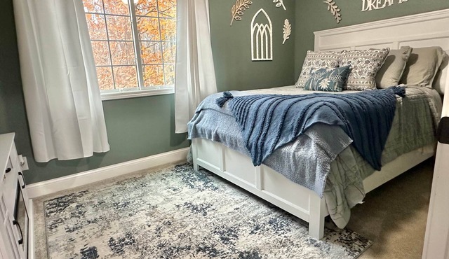Hidden Oaks Cabin Resort | The Cottage | Unit 1