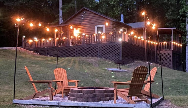 Hillside: Cosby 'Cozy Cove' Cabin w/Hot Tub