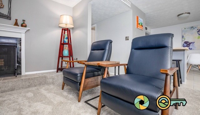 Hilltop Haven - classy comfy mountain condo!