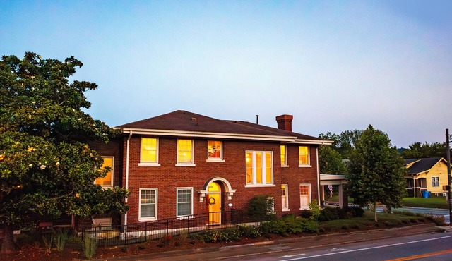 Historic 1915 Home · No Pet Fees