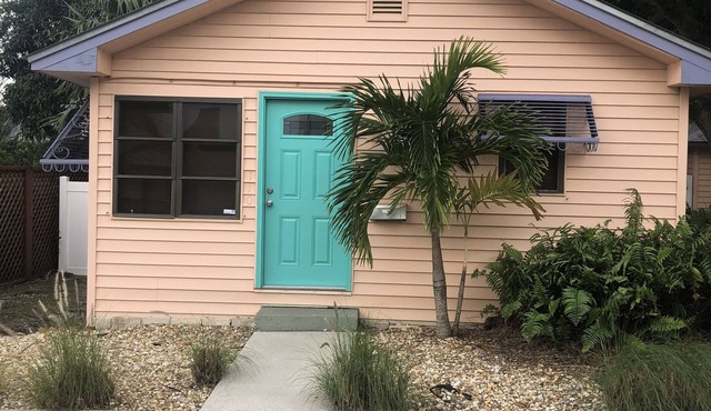 Historic Downtown Stuart Cottage
