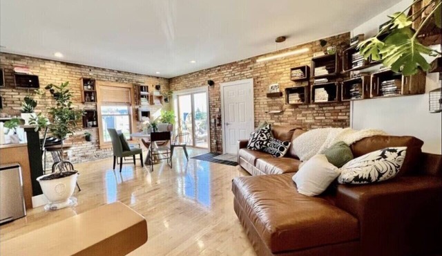 Historic Lofts w/Rooftop Deck, River View, Sleep 8