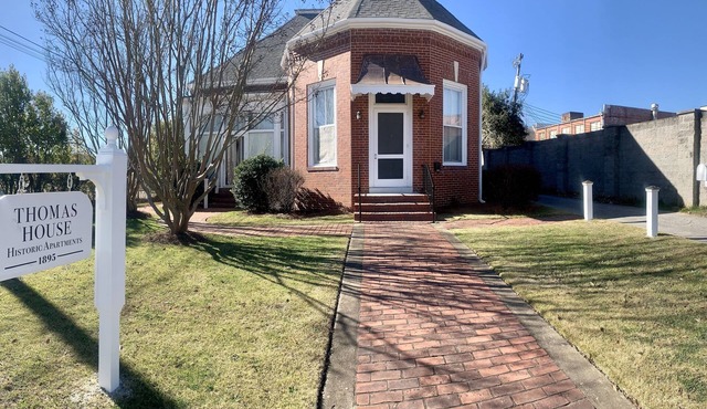 Historic Thomas House Unit B