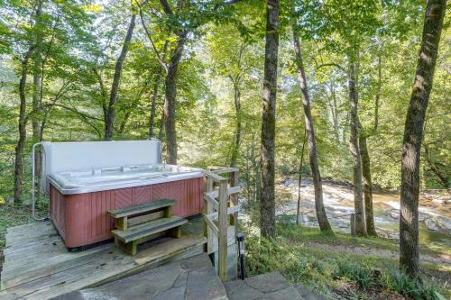 Hiwassee River Gem w/Huge Decks: Great for Groups