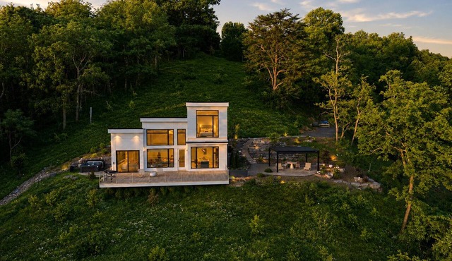 Hobbit | Mountain-view 2BR retreat with hot tub, deck, and full kitchen.