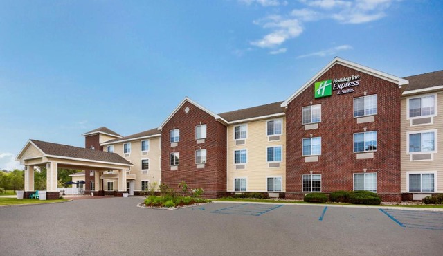 Holiday Inn Express Hotel & Suites Acme-Traverse City by IHG