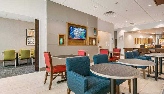 Holiday Inn Express & Suites - Carrollton West by IHG
