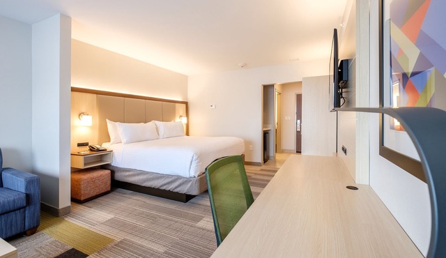Holiday Inn Express & Suites Eagan - Minneapolis Area by IHG