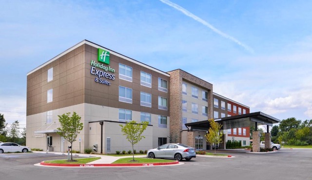 Holiday Inn Express & Suites - Siloam Springs by IHG
