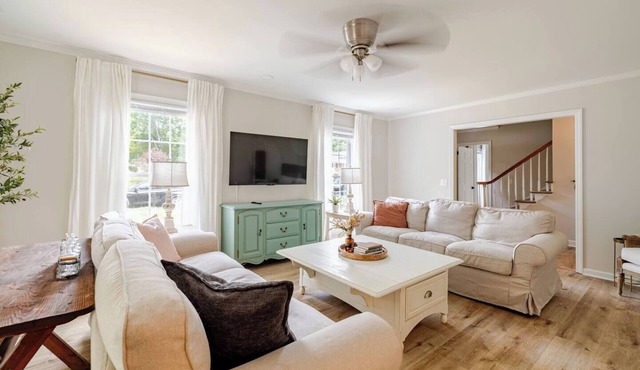 Home 3,000SFT 6BR-7-11 Beds 4BA PetsOK Fenced Yard
