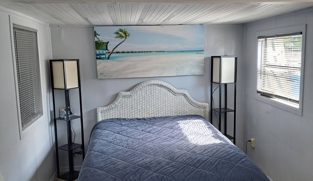 Home in Nokomis 2 bed room 2 bathroom