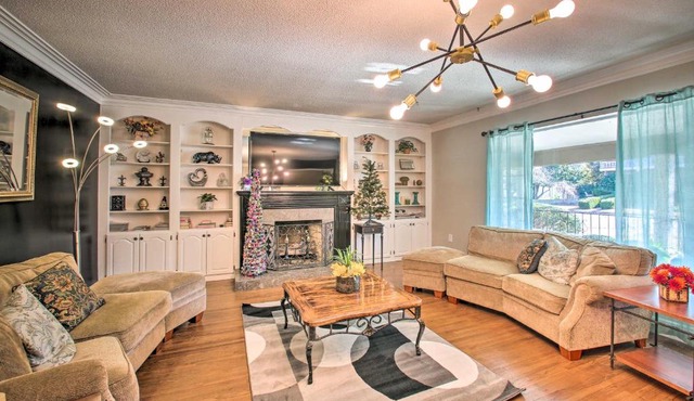 Hot Springs Home: Walk to Oaklawn!