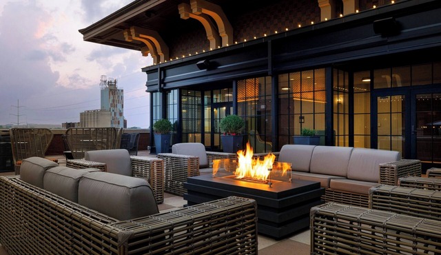 Hotel Vin, Grapevine, Autograph Collection