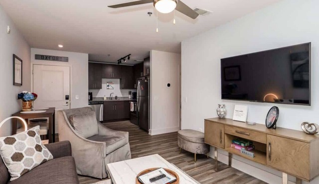 Hotty Toddy Condo at 514 by Apex Short Term Stays