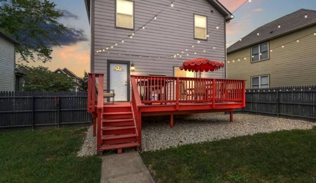 HUGE Game Room~DT Indy~Spacious Family Retreat