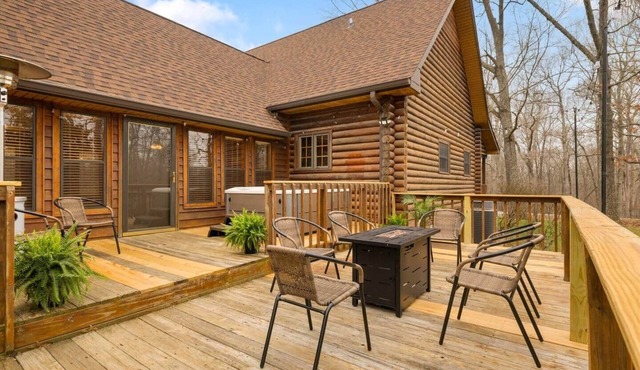 HUGE KY Lake House + Ultimate Amenities