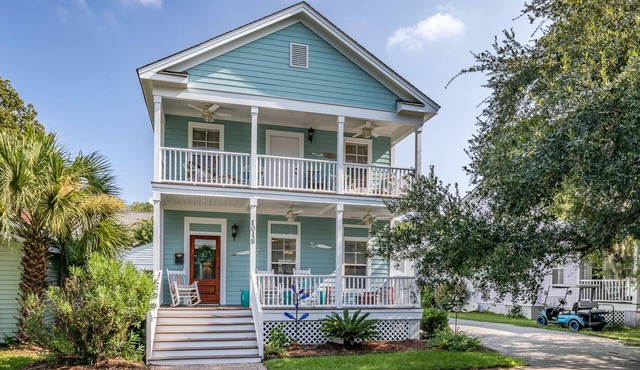 Ideal Location! Perfect for Graduations and Lowcountry Getaways!