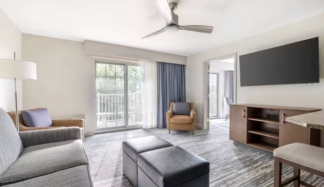 Ideal Stay for Large Group in Two 2BR Suites l Pool, Golf Course Area & Games