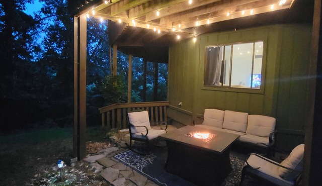 Incredible Private & Secluded 3-bedroom house in Ozark 40 mins to Branson & SPGF
