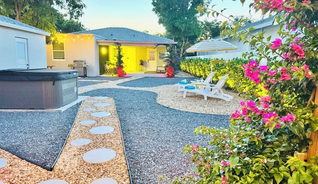 Italian Amalfi Cottage in FL - Beach Walk - Hot Tub