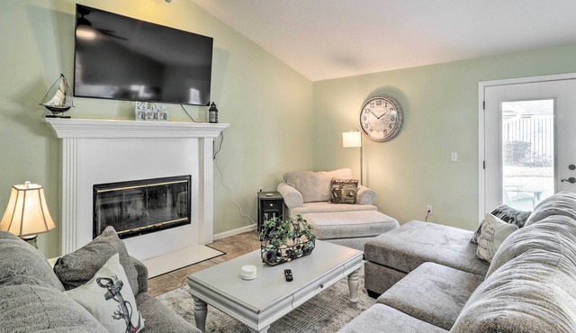 Jacksonville Home w/ Pool, 11 Mi to Downtown!