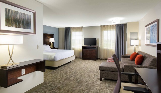 King Studio Suite | Free Breakfast & Pool