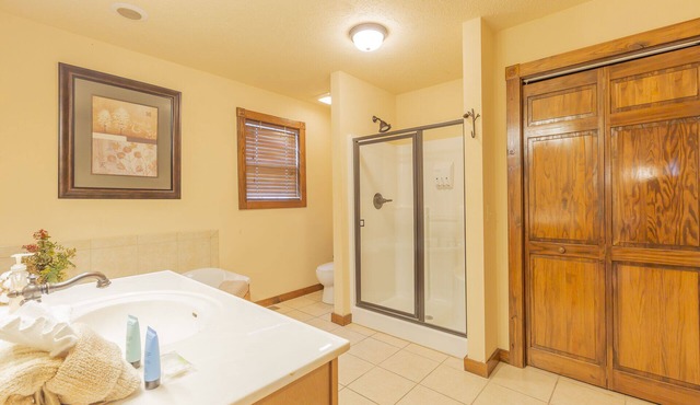 L130 3-Bedroom with Loft Lakeview Cabin
