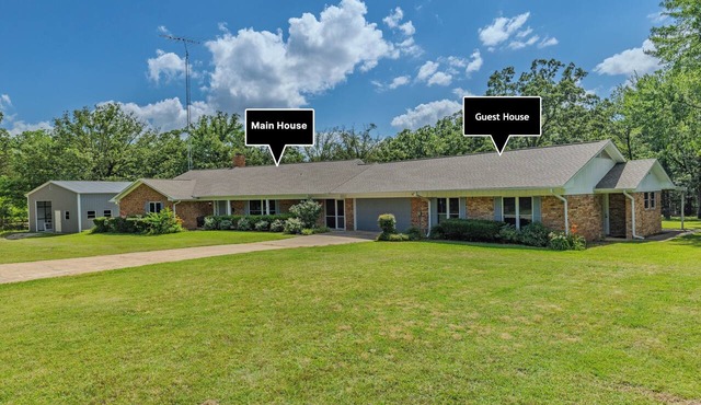 Lake Fork Waterfront Guest House W/Pool and Dock