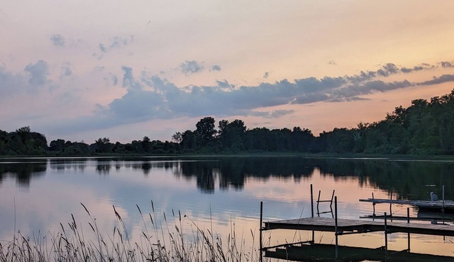 Lake house with swimming and kayaks