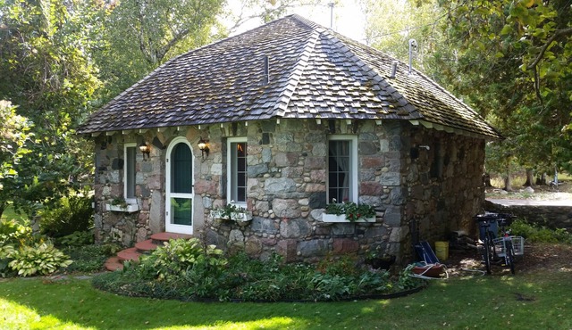 Lake Michigan Earl Young Stone Cottage