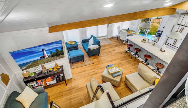 Lake Michigan Retreat - 2 Cottages - Sleeps 10