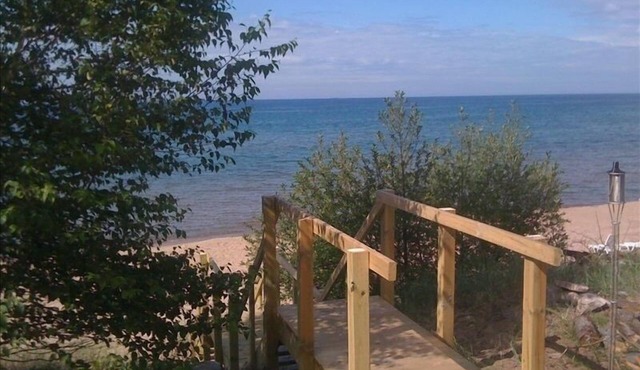 Lake Superior Beach House on Beautiful Sugar Beach Very Nice