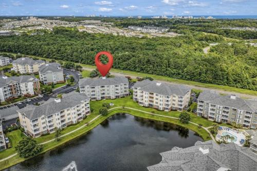 Lake View Condo Near Broadway at the Beach